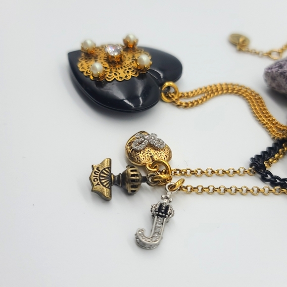 JUICY COUTURE Victorian Blk Heart ๐ค Pend w/ Gold Filigree, Pearls, Rhinestones! - Picture 4 of 14